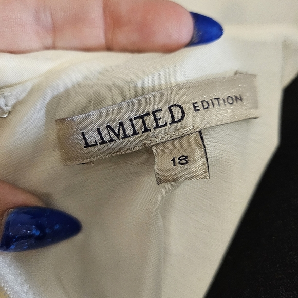 Floral White Dress with Peter Pan Collar - Picture 2 of 7